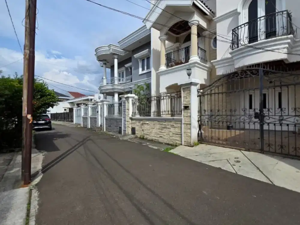 Rumah Second Dalam Komplek Cipinang Elok Jatinegara Jakarta Timur.