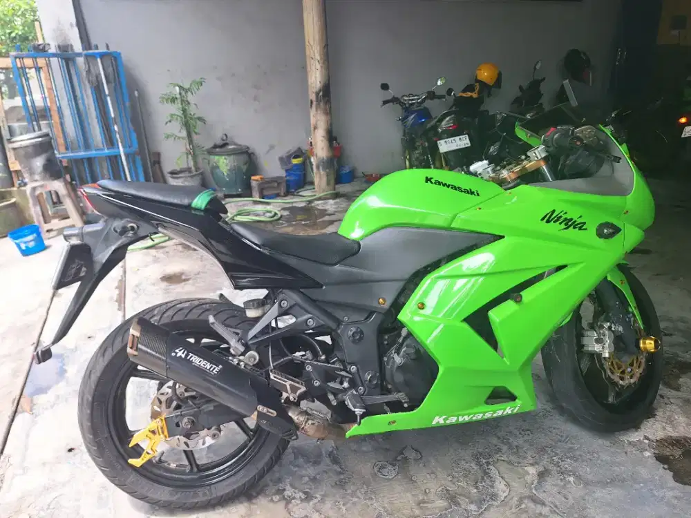Jual Kawasaki Ninja 250r karbu 2009
