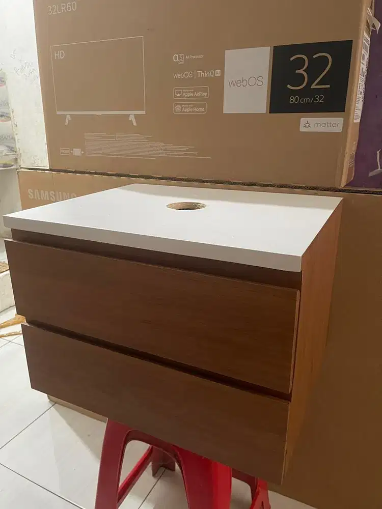 Meja kabinet wastafel cuci tangan