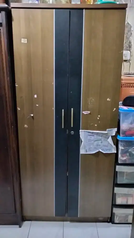 Lemari Pakaian 2 Pintu