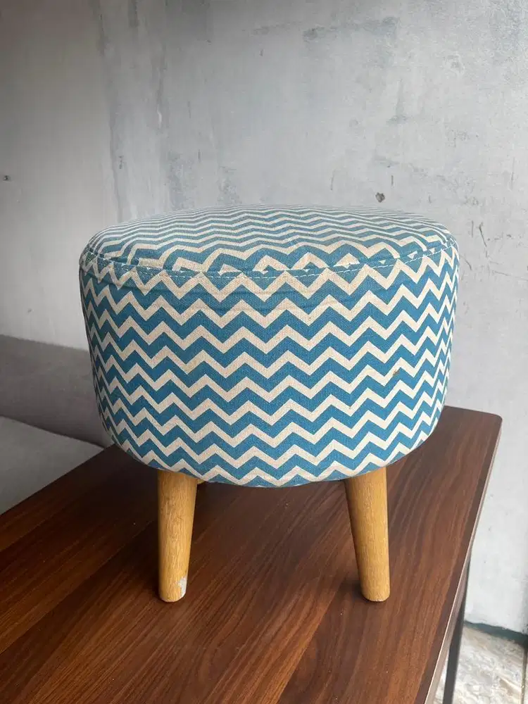 Sofa bulat diameter 50 biru