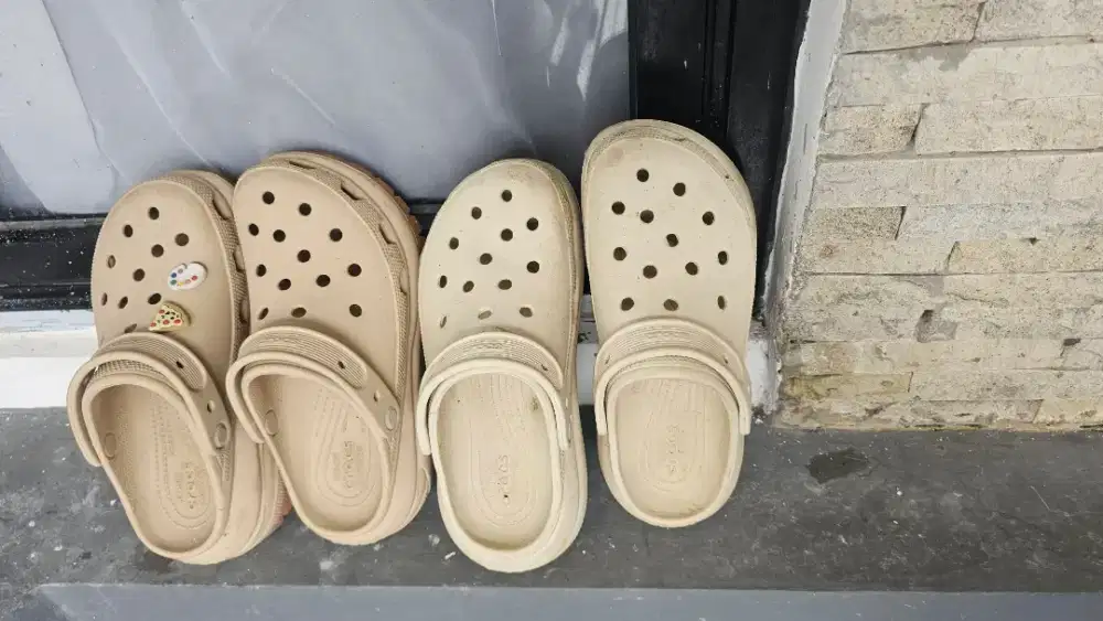 Sendal crocs dewasa