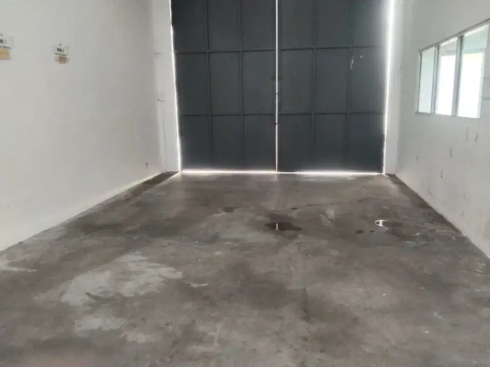 DISEWAKAN CEPAT GUDANG ANGKASA