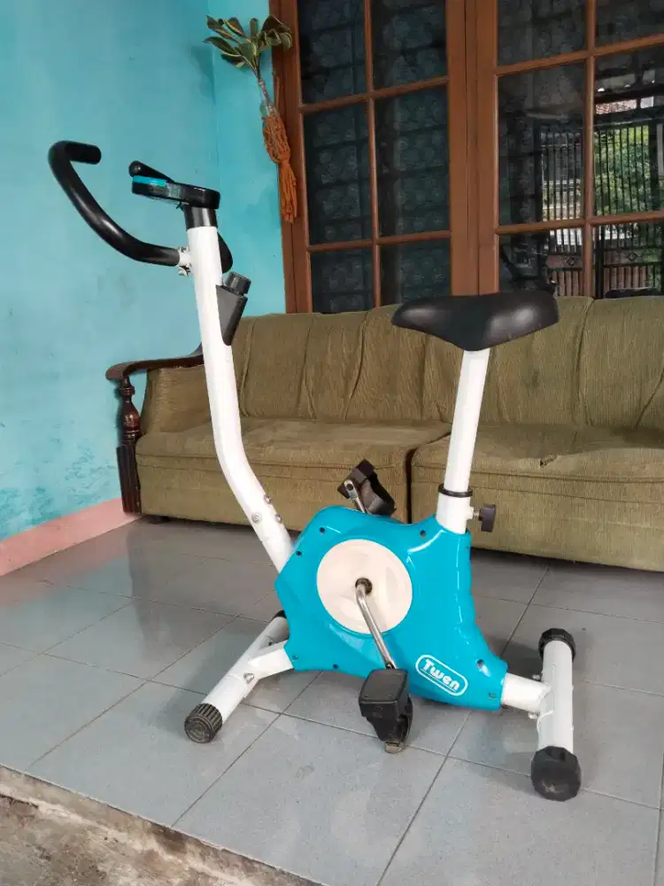 Dijual sepeda statis masih normal