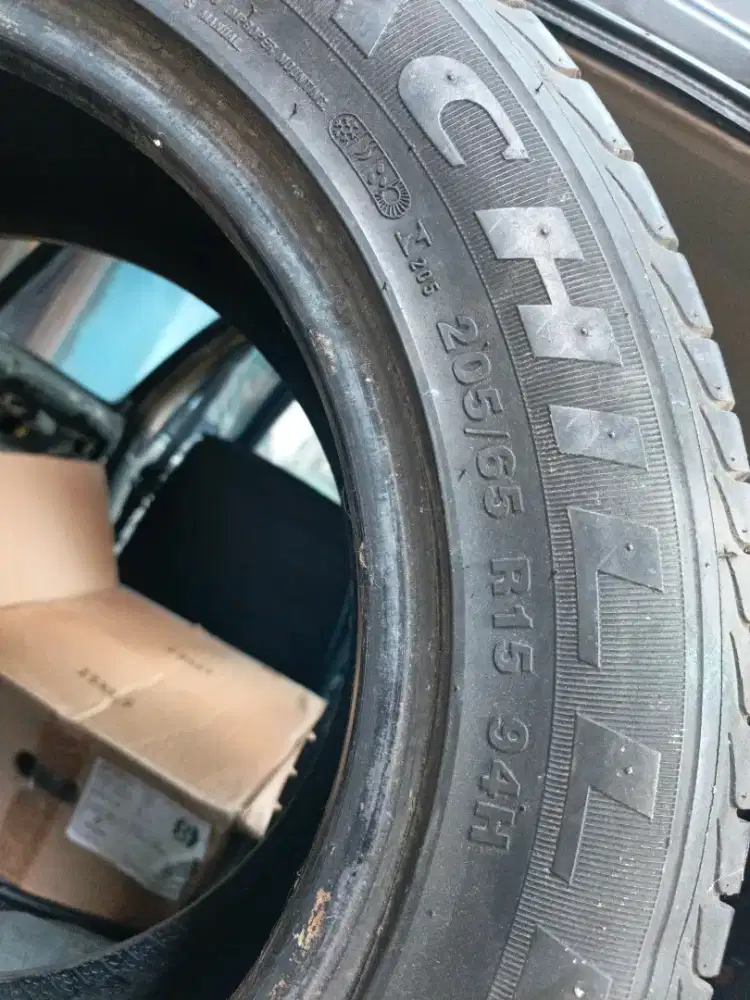 Jual cepat Ban Luar bekas kondisi diatas 85%