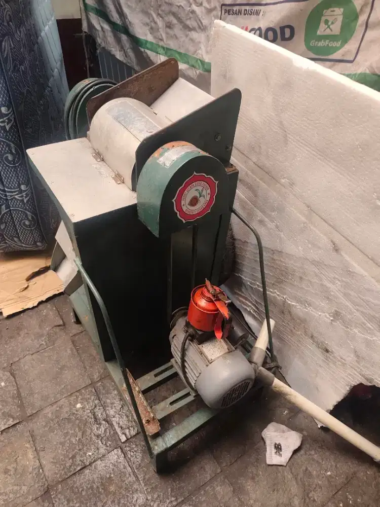 MESIN PARUT KELAPA BESAR