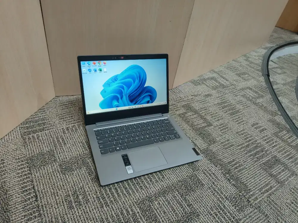laptop Lenovo Ideapad slim 3 amd 3020e 4/256gb ssd