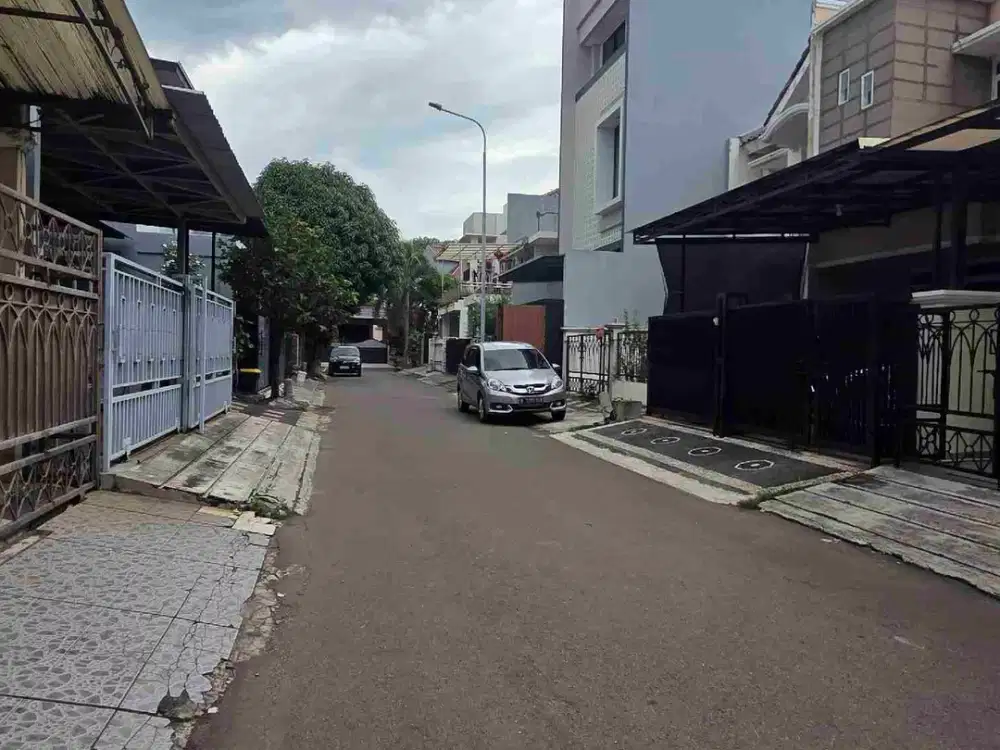 rumah minimalis gading nirwana komplek nyaman dekat taman