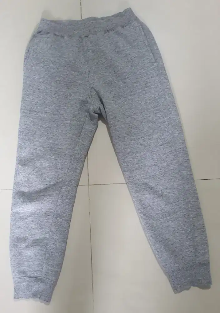 Celana Hangat Uniqlo Abu