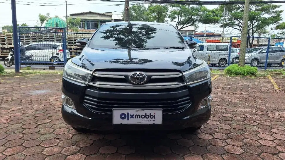 LOW DP Toyota Kijang Innova 2.0 G Bensin-AT 2017 SMA