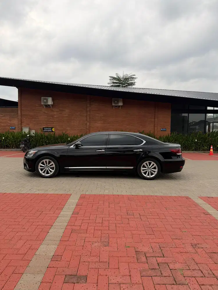 Lexus LS460L 8AT 2013, CBU 2on2 Black Leather