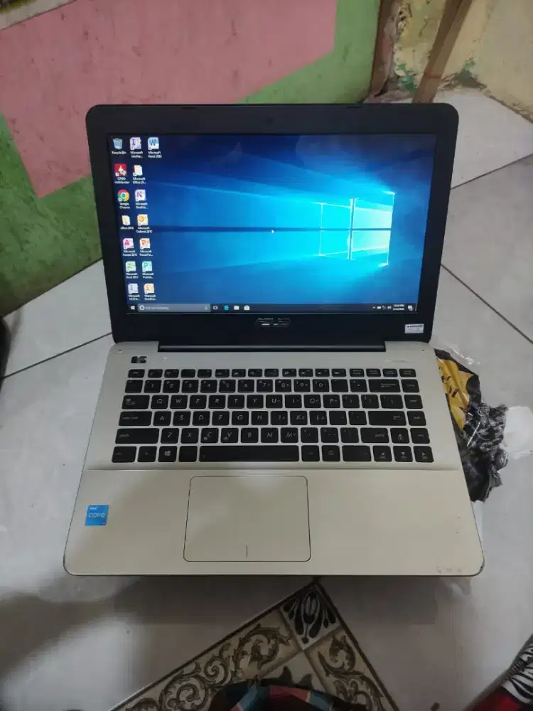 B301 Laptop Asus X455L core i3 gen5 Ram 4GB hdd 500Gb