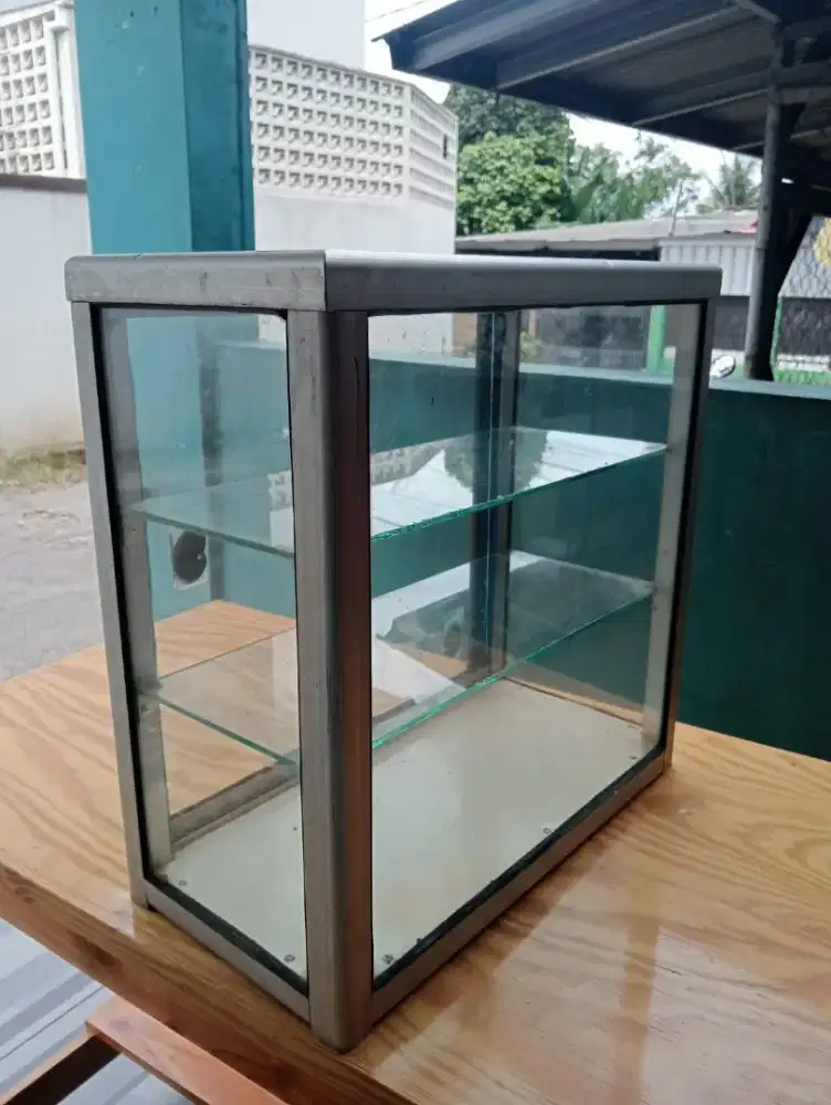 Dijual Etalase toko