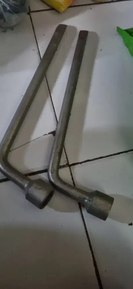 Kunci roda ukuran pala baut 24mm
