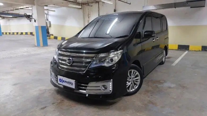 LOW DP Nissan Serena 2.0 Highway Star Autech Bensin-AT 2016 SXY