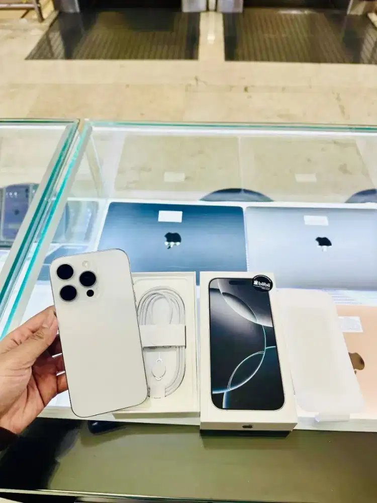 iPhone 16 Pro 128GB warna White Titanium iBox Garansi sd April 2026