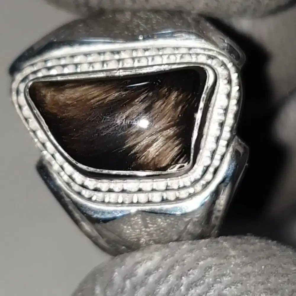 Batu Bulu macan Lumajang asli ( basaltic tiger glass)bukan Bacan,pirus