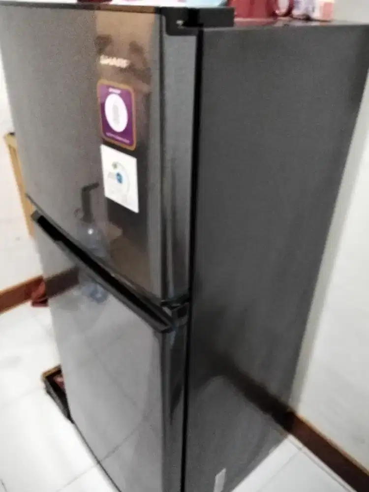 Dijual kulkas bekas sharp 2 pintu sj 195