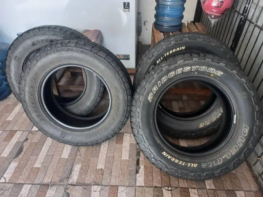 BAN BRIDGESTONE DULER AT002 215/70R16 100S TUBELESS