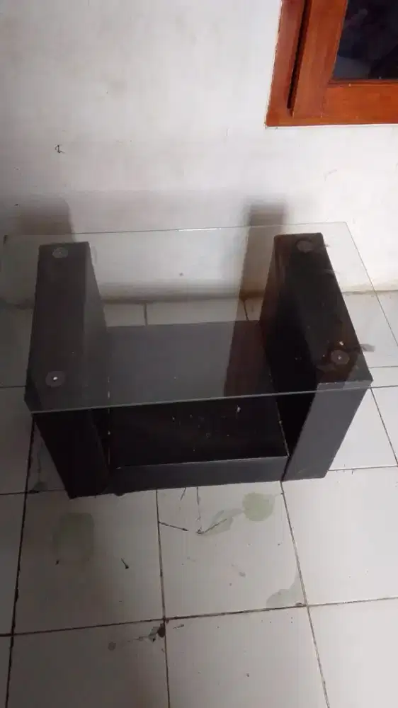 Kursi tamu dengan meja