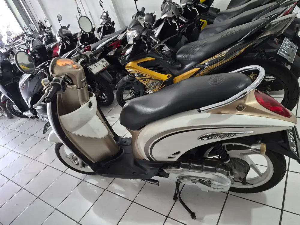 SCOOPY  2011 oke  sehat ori