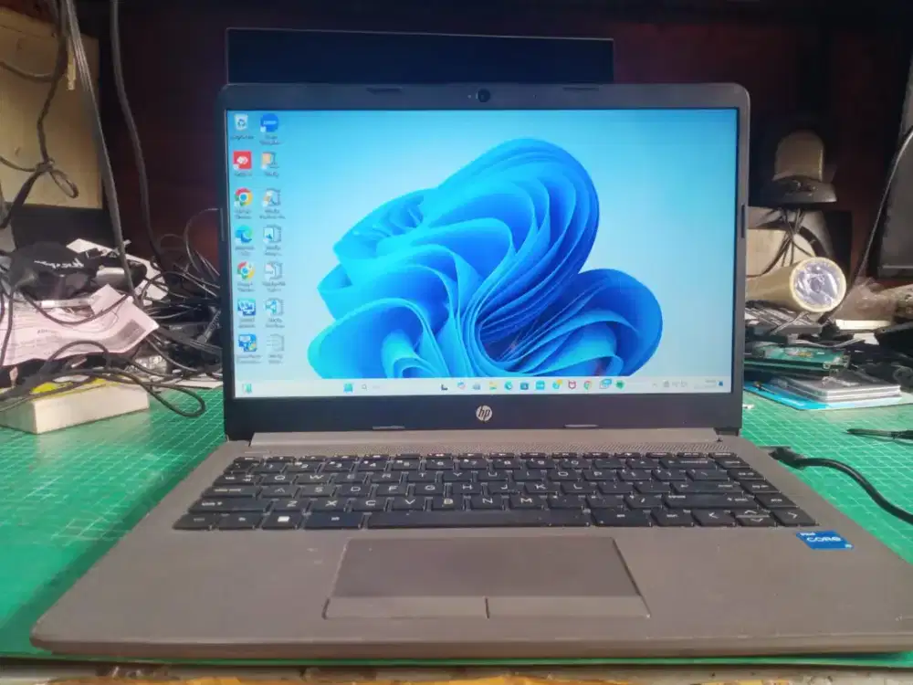 HP 240 G5 core i5 gen 11 Ram 8 GB SSD 512 GB