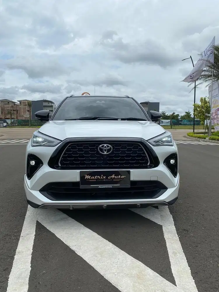 TOYOTA YARIS CROSS 1.5 S GR HYBRID HV CVT TSS 2 TONE 2023 PANORAMIC