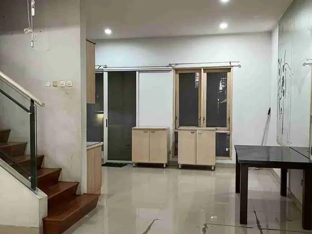 TURUN HARGA! Rumah 2 Lantai di Fluorite Gading Serpong - Dekat Tol & Hadap Timur