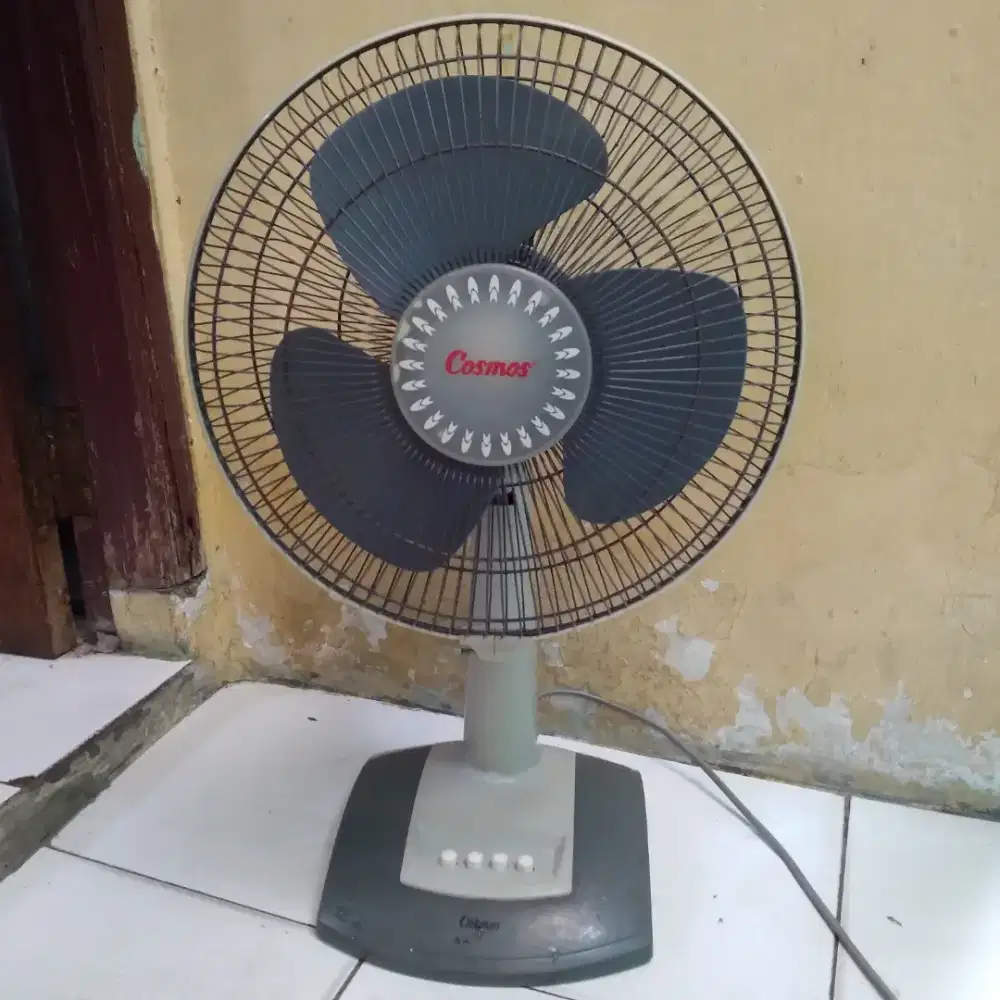 Kipas Angin Meja Cosmos