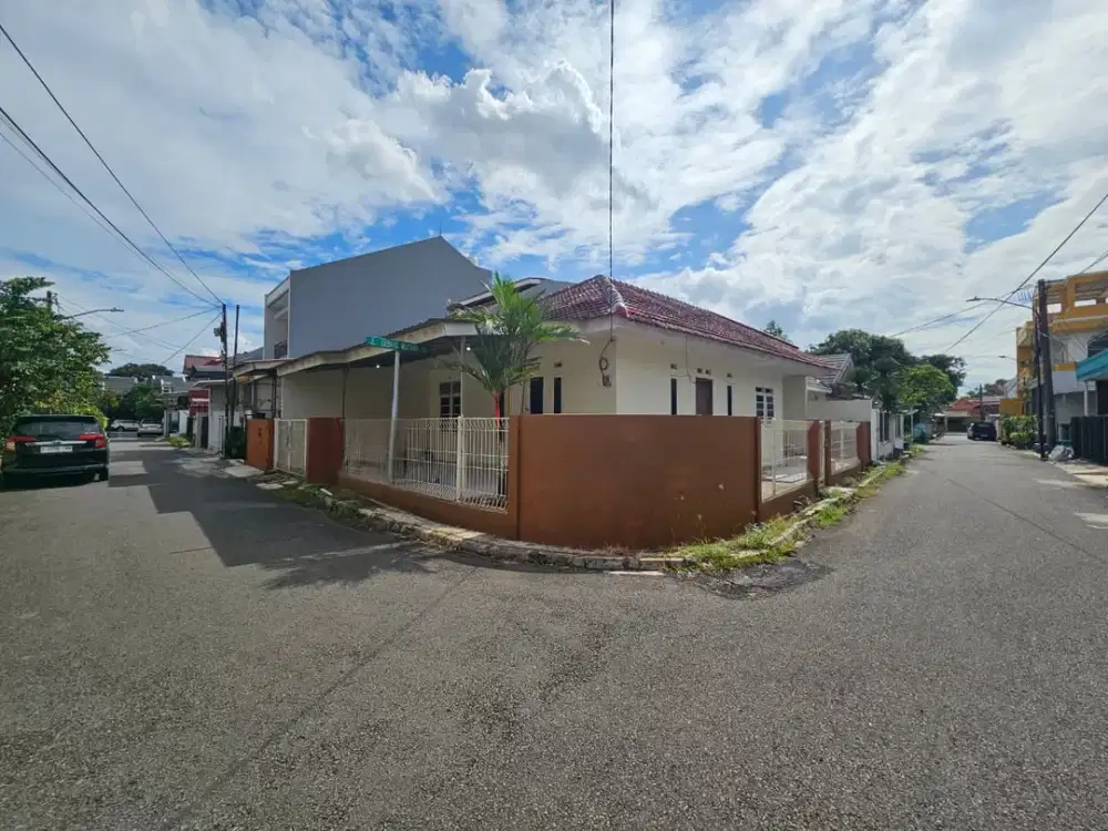 Rumah Hook Strategis Cakung – 10 Menit ke AEON Mall Jakarta Garden City, Siap Huni!