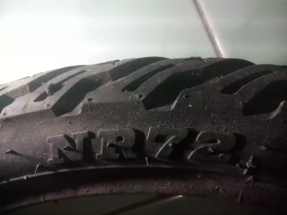 BAN IRC NR72 RING 17 UK 80/90-17 BEKAS 35 RIBU AJA