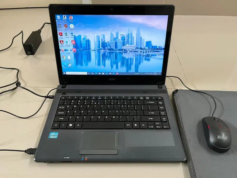 Laptop Acer Core i3 masih HDD