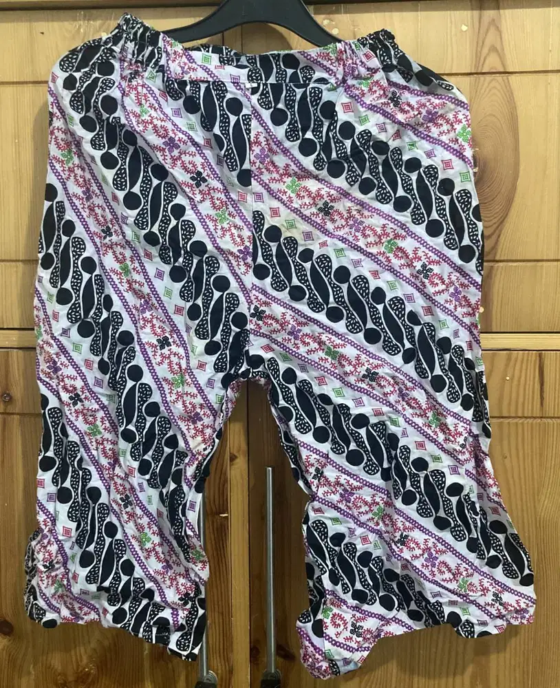 Celana Batik Wanita – Motif Etnik – Pinggang Karet