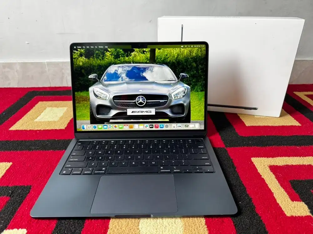 macbook air m2 tahun 2022 fullset likenew gresh kaya baru