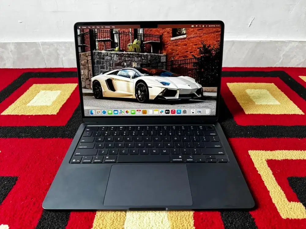 Macbook air m4 tahun 2025 ram 16 ssd 256 mulus likenew gresh