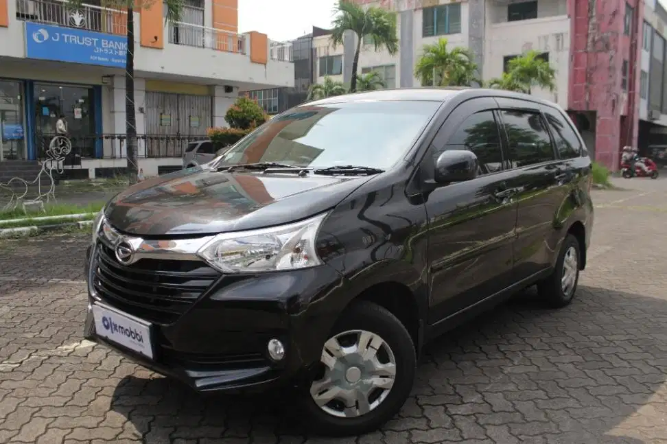 DP MURAH Daihatsu Xenia 1.3 R STD Bensin-AT 2018 Hitam CERKB
