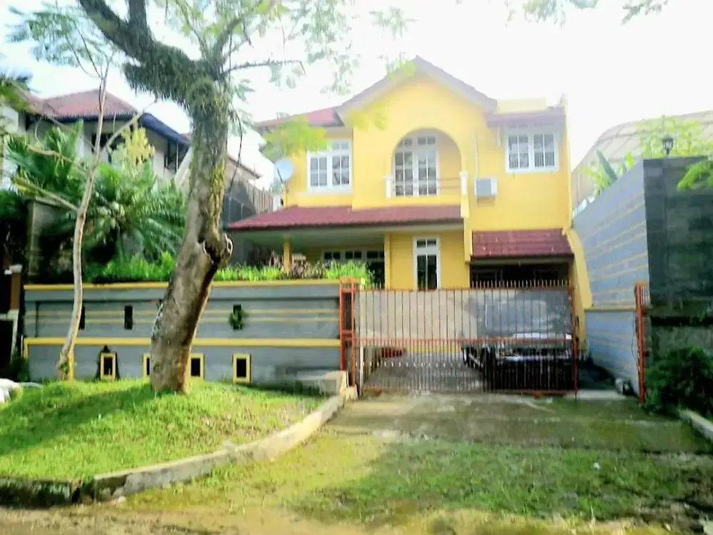 Rumah Luas 300m² di Bogor Timur – 4+1 KT, SHM, Harga 2,6M Nego!