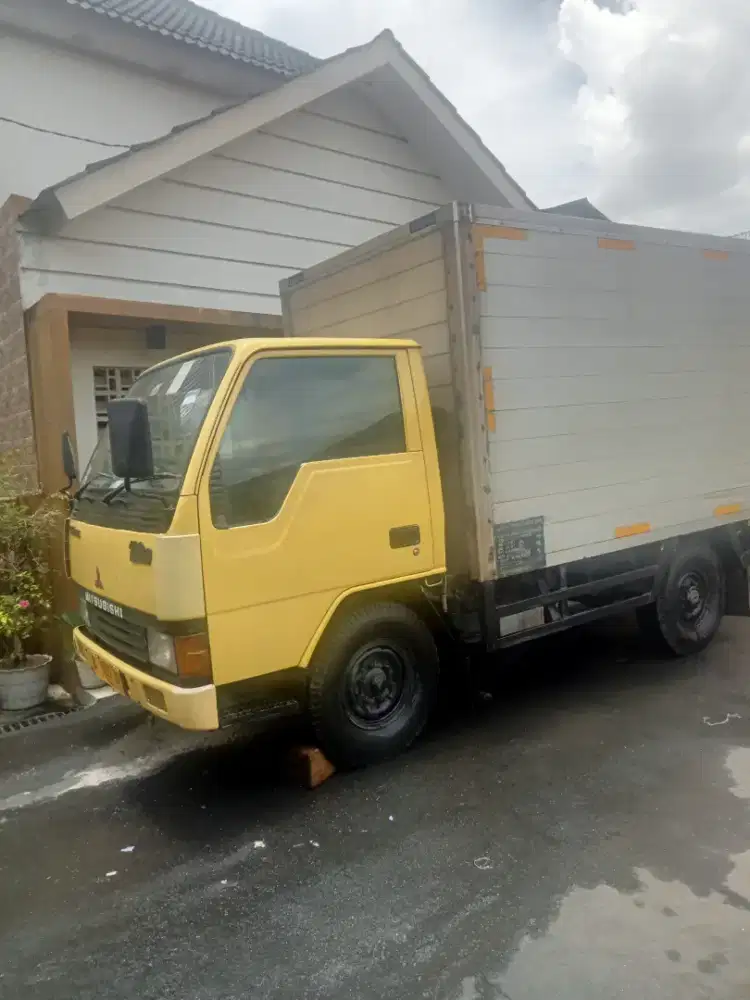 Jual Mitsubishi box Engkel Tahun 2003