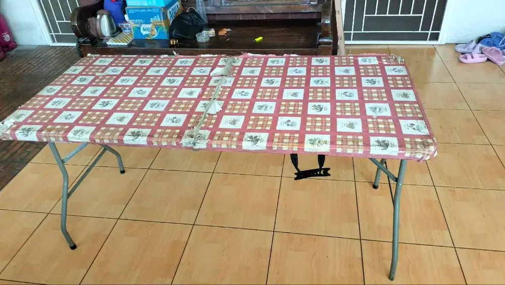 Meja Makan Lipat Ukuran 152cm x 70cm untuk usaha