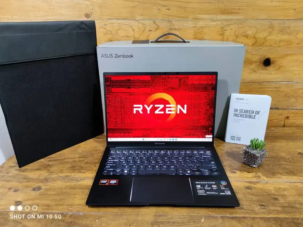 Asus Zenbook 14 OLED UM3406HA AMD Ryzen 7-8840HS 16GB/512GB FULLSET