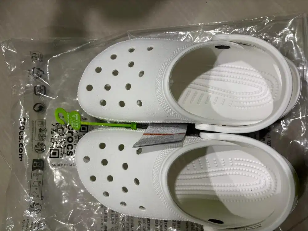 Crocs Classic Clog White New M4W6 (36-37)