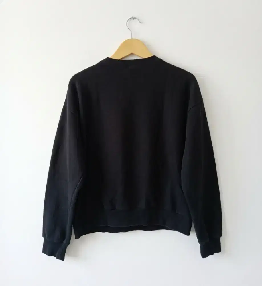 crewneck bekas baju bekas kaos bekas kemeja bekas