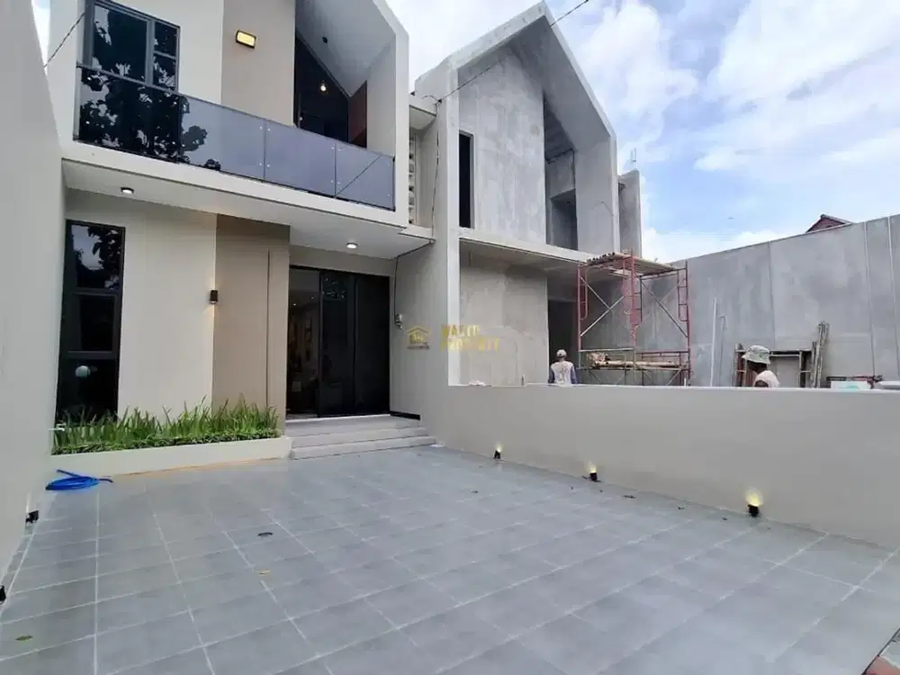 RUMAH SIAP HUNI, FULL FURNISHED, 6 MENIT KE PASAR GENTAN