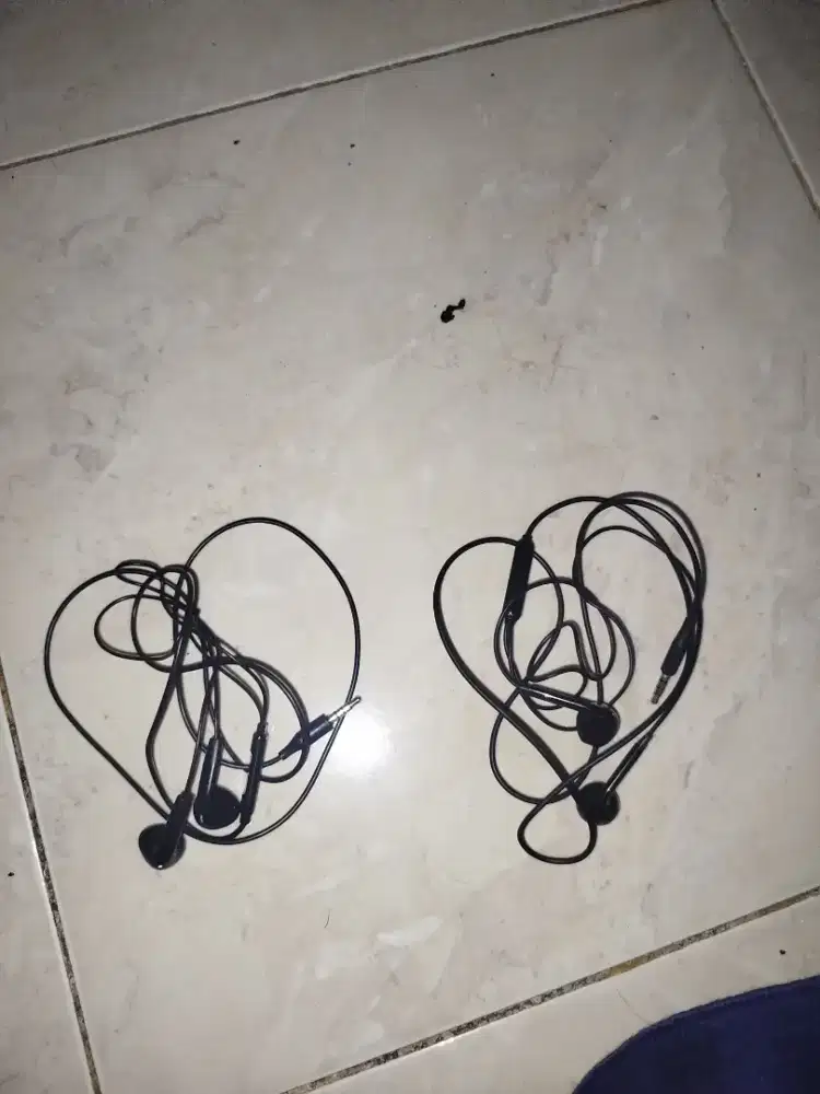 Headset robot jarang pakai/ga kepakai harga per 1an