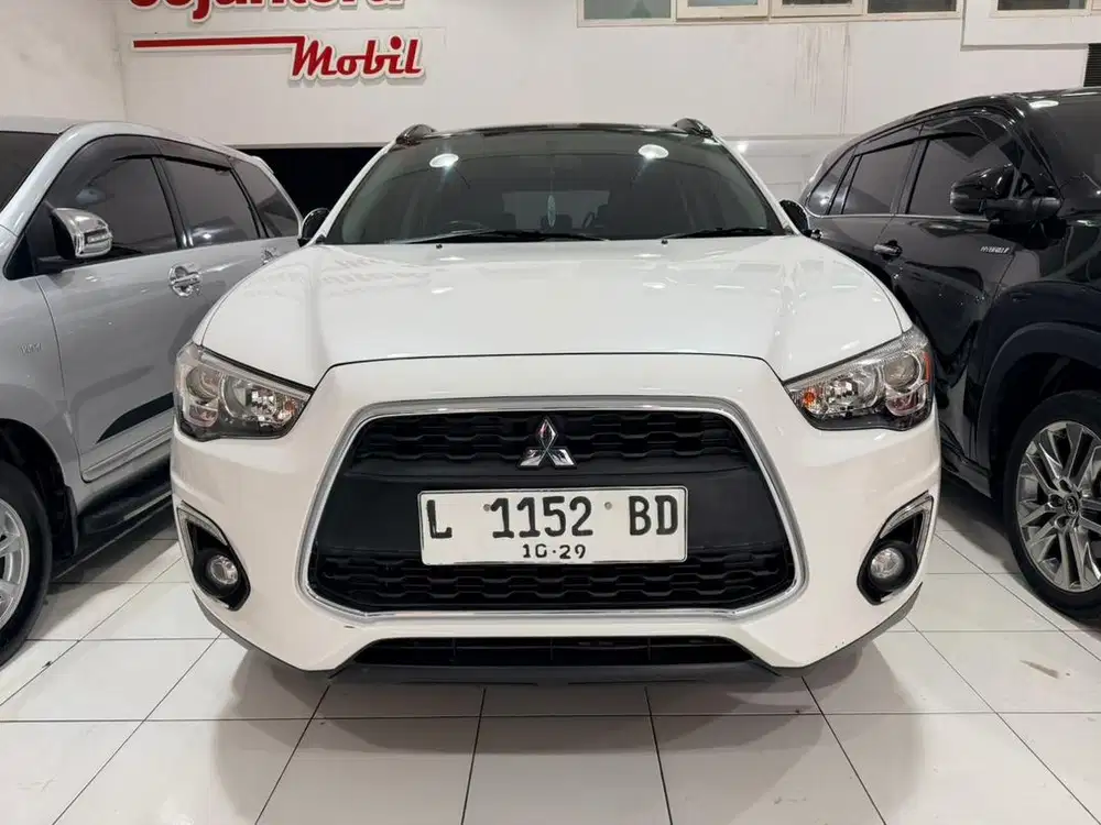 Mitsubishi Outlander PX 2,0 Matic 2014 KM 63rb DP Minim 30jt