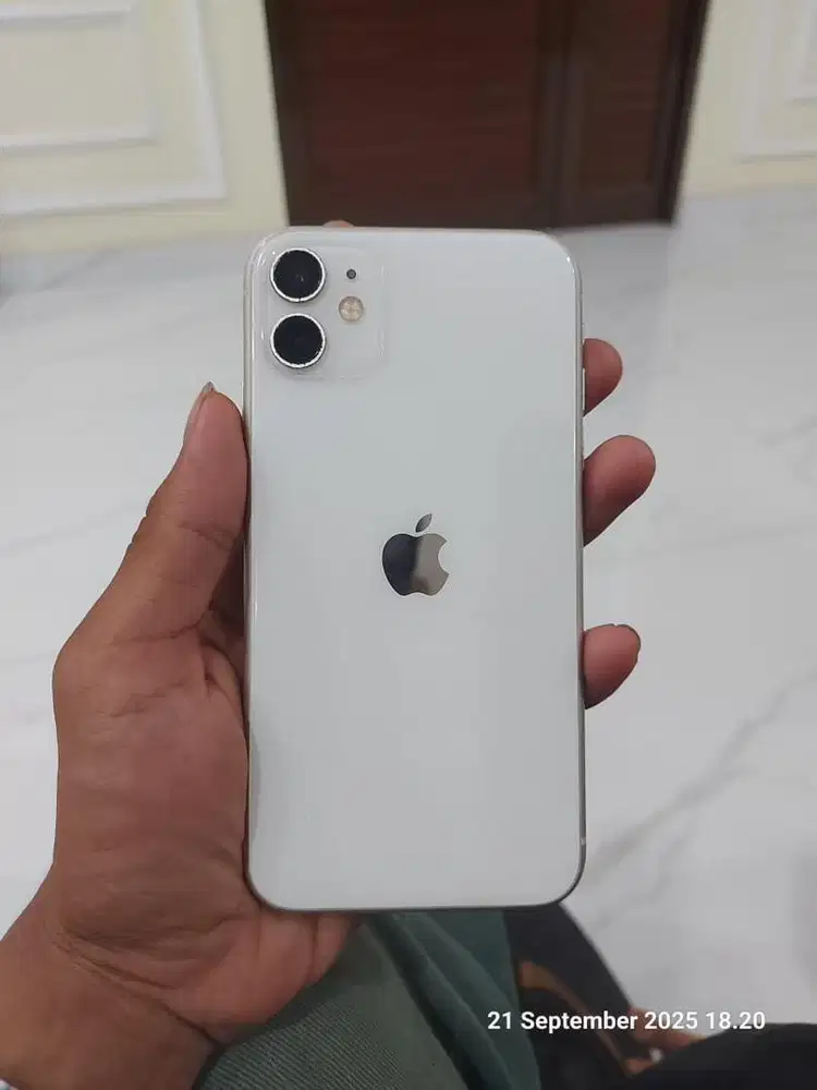 jual iphone 11 128 rb ibox (4,5) masih bisa nego