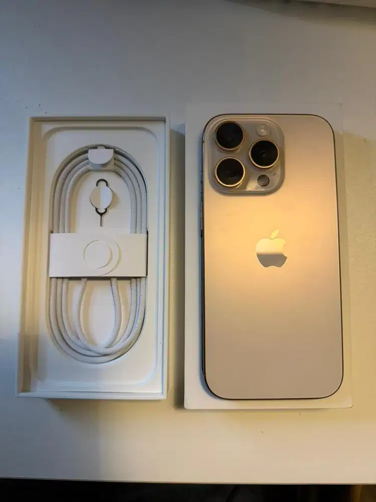 iPhone 16 Pro 256GB Dessert Titanium