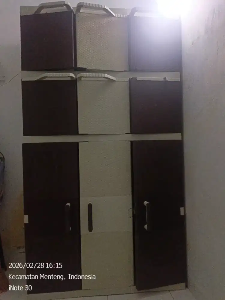 Lemari Pakaian Plastik Akako