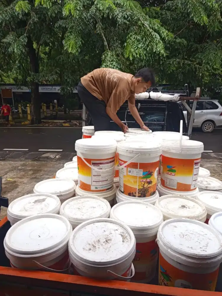 Cat ada 40 pail segel boleh satuan