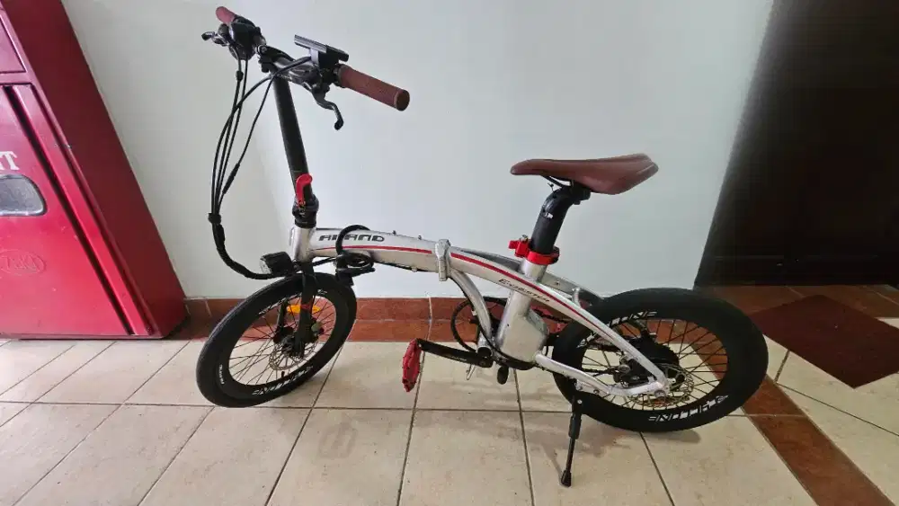 Sepeda Listrik Avand E-Chester 2024